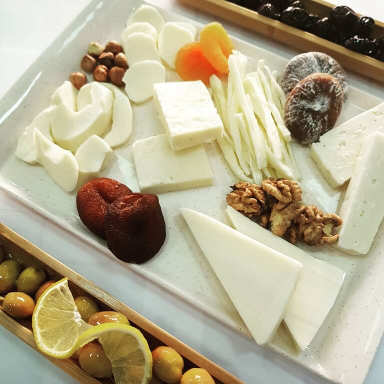 Ezine Peynirinin Diğer Beyaz Peynirlerden Ne Farkı Var?